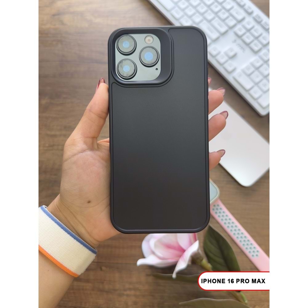 IPHONE 16 PRO MAX RENK ATMAYAN KEEP SİLİKON KILIF - SIYAH